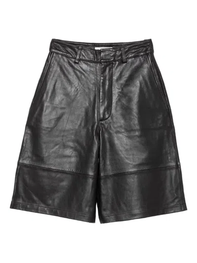032c Leather Bermuda Shorts In Black