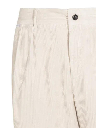 04651 / A Trip In A Bag Pleated Corduroy Trousers In White
