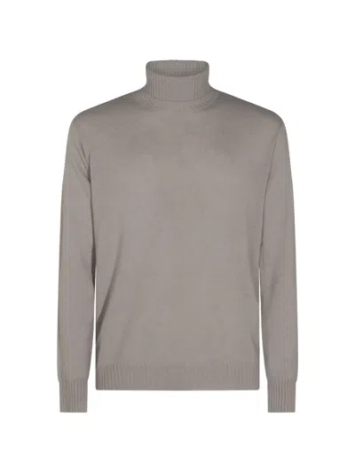 04651 / A Trip In A Bag Roll-neck Sweater In Grey
