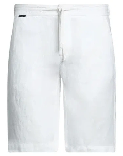 04651/a Trip In A Bag Man Shorts & Bermuda Shorts White Size Xxl Linen