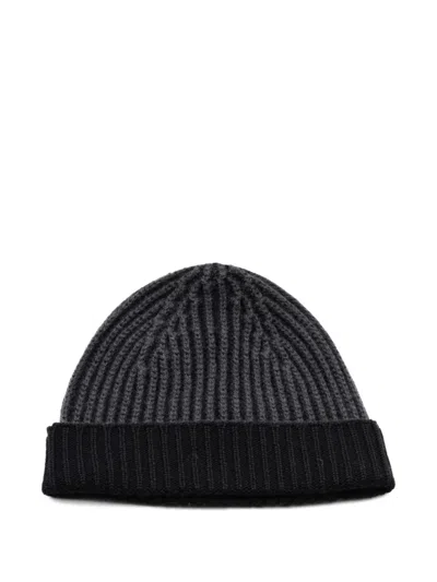 04651/trip In A Bag Ribbed Beanie Hat In Gray