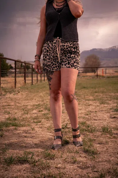 1 The Woman Lace-up Elastic Waistband Mid Rise Denim Shorts In Leopard In White
