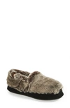 Acorn Moc Faux Fur Slipper In Chinchilla Black Fur
