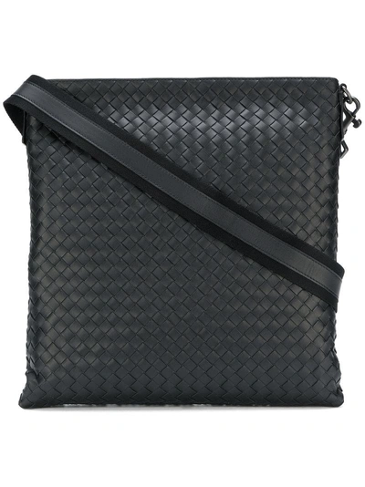 Bottega Veneta Nero Intrecciato Large Messenger Bag In Black