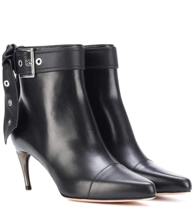 Alexander Mcqueen Horn Effect-heel Leather Ankle Boots In Black