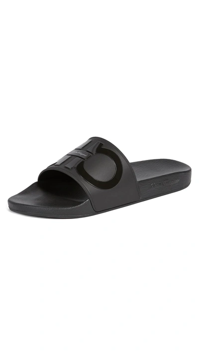 Ferragamo Men's Groove 2 Rubber Slide Sandals In Black