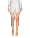 Boutique Moschino Shorts & Bermuda In White