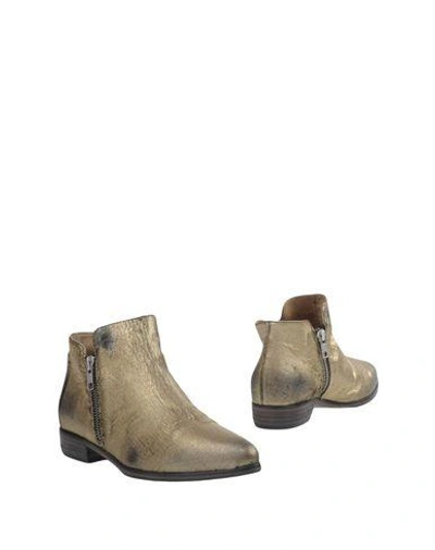 Alexander Hotto Ankle Boot In Gold