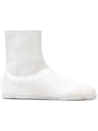 Maison Margiela Painted Tabi Leather Boots In Bianco