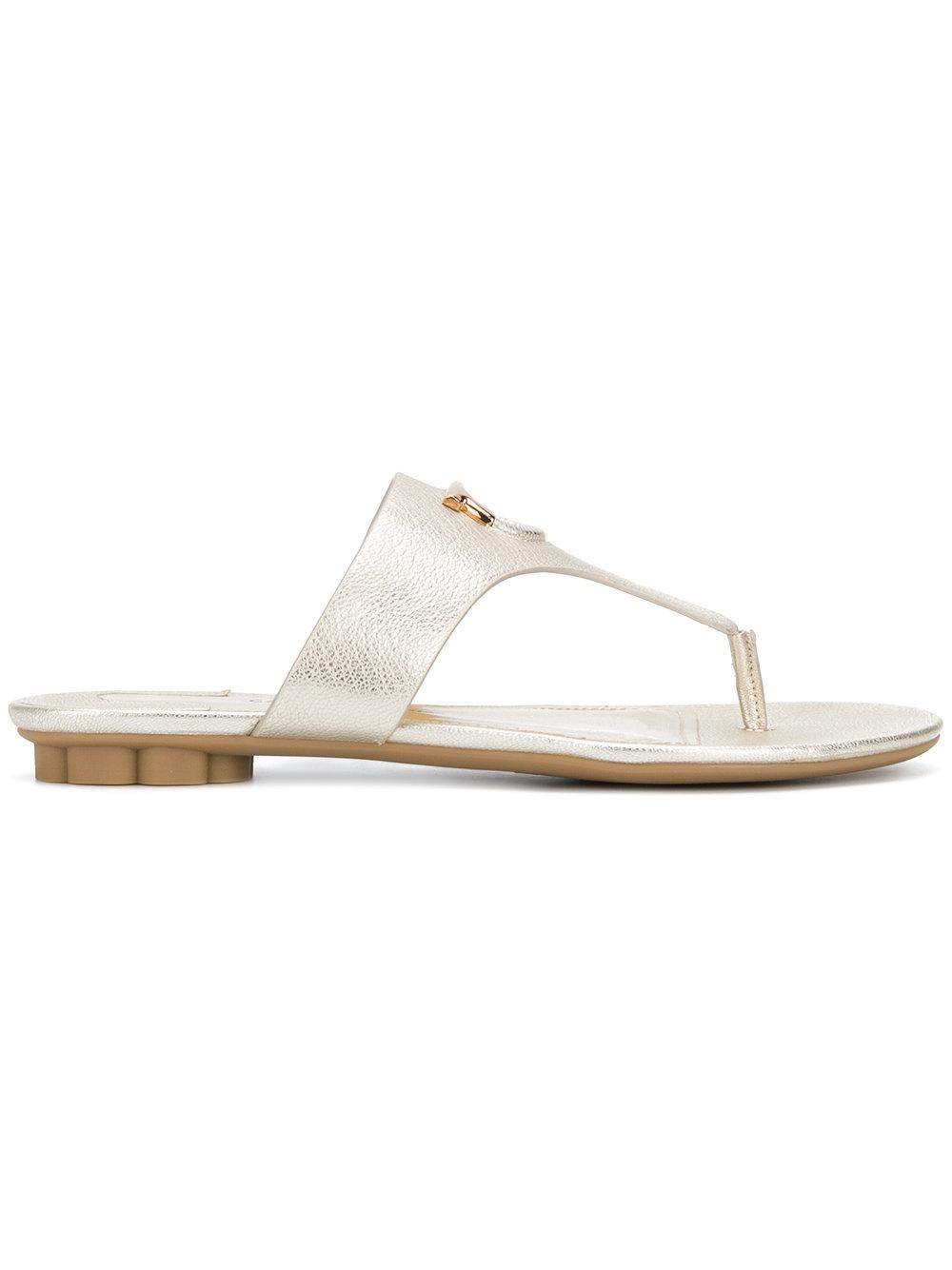 salvatore ferragamo thong sandals