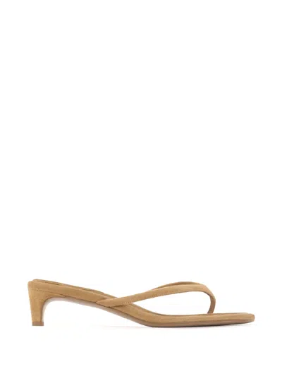12 Storeez York Thong Sandals In Neutral