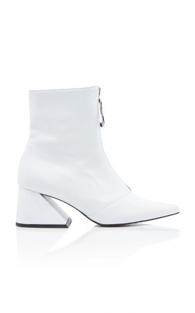 Yuul Yie Patent-leather Ankle Boots In White