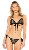 HANKY PANKY PEEK-A-BOO LACE TIE FRONT BRALETTE,9C7811