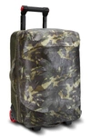 THE NORTH FACE STRATOLINER MEDIUM WHEELED CARRY-ON - GREEN,NF0A3ETG3NX