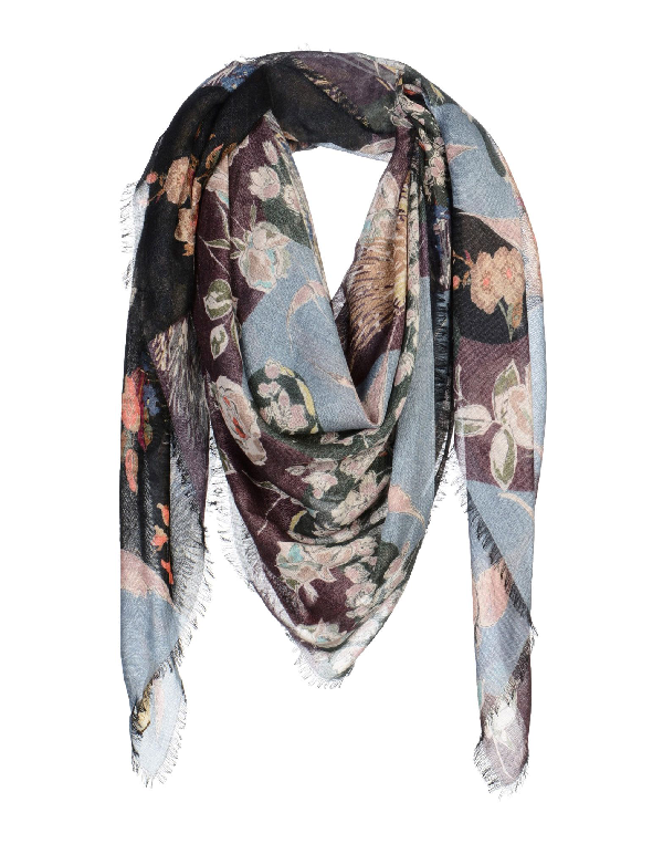 Платок valentino. Valentino garavani платок. 5060017 valentino scarf. Платок валентино. Платок валентино цум.