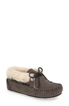 Minnetonka Cabin Bootie Womens Faux Fur Slip-on Moccasins In Grey