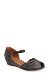Gentle Souls By Kenneth Cole Women's Lily Moon Sandals Women's Shoes In Graphite