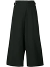 132 5. ISSEY MIYAKE CROPPED WIDE LEG TROUSERS,IL78FF33312658071