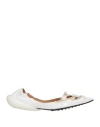13 09 Sr ‘milky' Crystal Embellished Patent Leather Pointed Ballerina In White