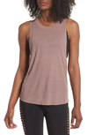 ALO YOGA HEAT WAVE RIBBED MUSCLE TEE,W2459R