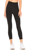 Beyond Yoga Cruz Scalloped High-waist Midi Leggings In Darkest Night