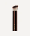 HOURGLASS VANISH SEAMLESS FINISH FOUNDATION BRUSH,000532879