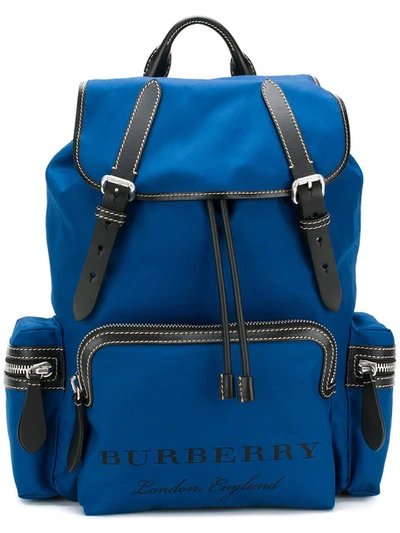 Burberry The Rucksack - 大号棉质帆布军旅背包 In Blue