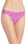 Hanky Panky Cross-dyed Signature Lace Low-rise Thong In Worc/ Fbls