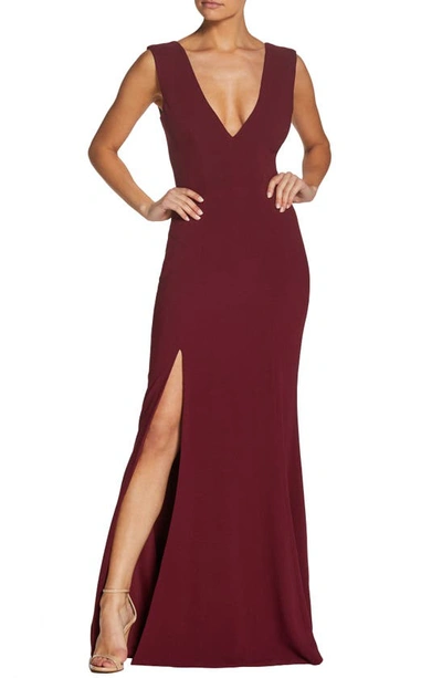 Dress The Population Sandra Plunge Crepe Trumpet Gown In Burgundy