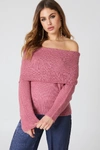 NA-KD OFFSHOULDER FOLDED WIDE SWEATER - PINK