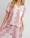 143 Story Snake Skin Pocket Top In Mauve In Multi