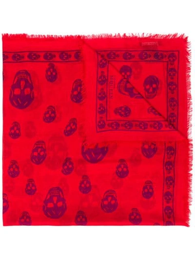 Alexander Mcqueen Skull Print Frayed Scarf In Red