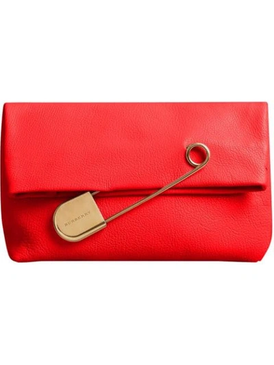 Burberry The Medium Pin Clutch In Leather In Red
