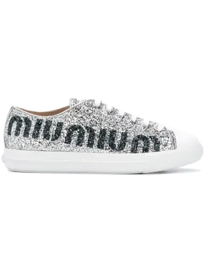 Miu Miu 标志印花亮片金葱皮革运动鞋 In Silver