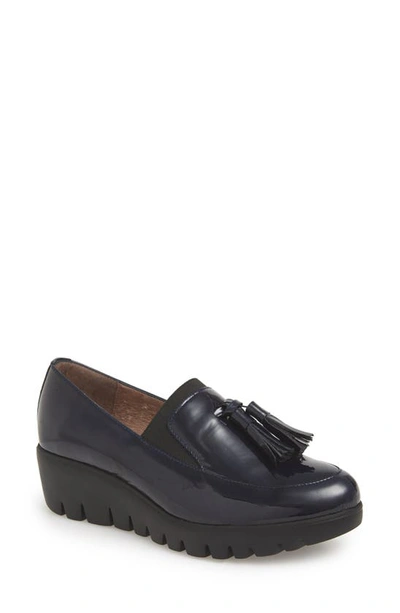 Wonders Talla Loafer Wedge In Navy Patent Leather