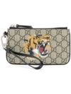 GUCCI TIGER PRINT GG SUPREME CARD CASE