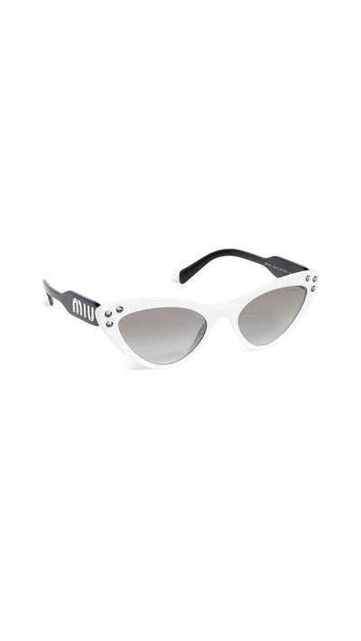 Miu Miu Crystals Cat Eye Sunglasses In White/grey Mirror
