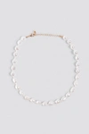 NA-KD Shell Look Necklace White