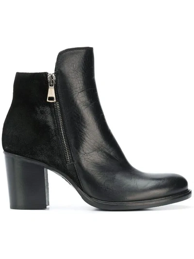 Strategia Side Zipped Ankle Boots In Black