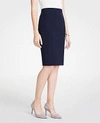 Ann Taylor The Seamed Pencil Skirt In Seasonless Stretch - Curvy Fit In Perfect Navy