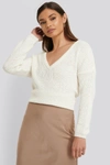 NA-KD DEEP FRONT V-NECK KNITTED SWEATER
