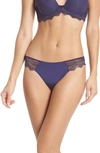 B.TEMPT'D BY WACOAL WINK WORTHY THONG,976221