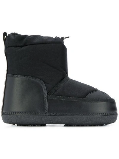 Dsquared2 Logo Print Moonboots In Black