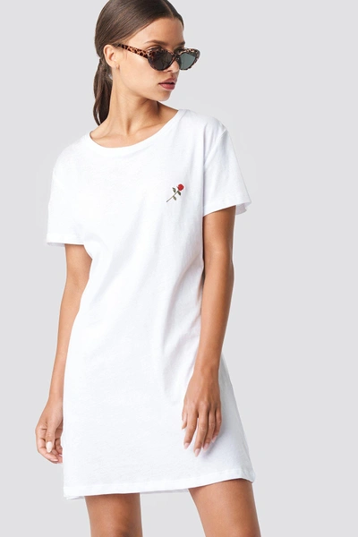 Na-kd Rose Embroidery T-shirt Dress - White