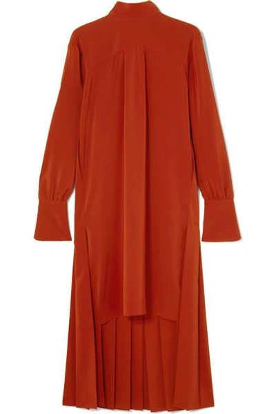 Chloé Turtleneck Long-sleeve Pleated-back Silk Crepe Dress In Red