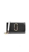 MARC JACOBS SNAPSHOT WALLET ON CHAIN