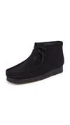 CLARKS SUEDE WALLABEE BOOTS BLACK