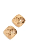 CHANEL CHANEL GOLD CC ON ROUGH SQUARE EARRINGS