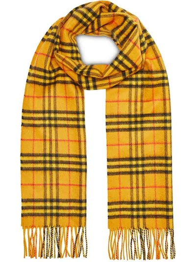 Burberry 经典 Vintage 格纹羊绒围巾 In Yellow