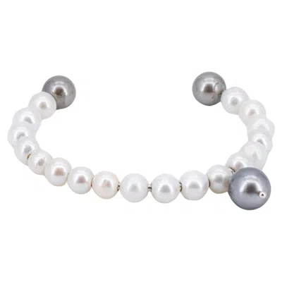 Pre-owned 15degreeslondon White Freshwater Pearl Cuff With Dangling Tahiti Pearl